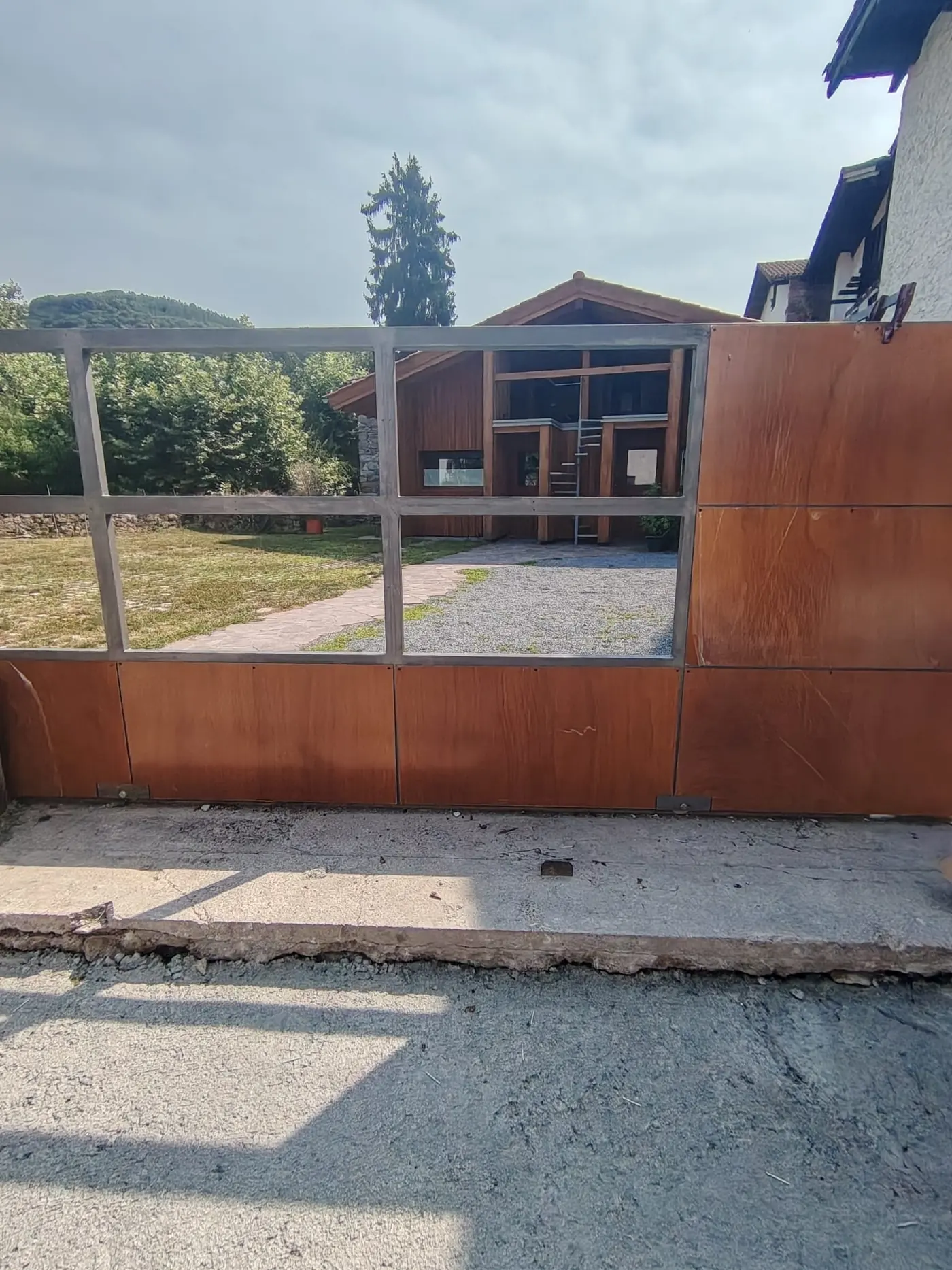 Corten altzairuzko itxitura — Sutegi Burni Lanak