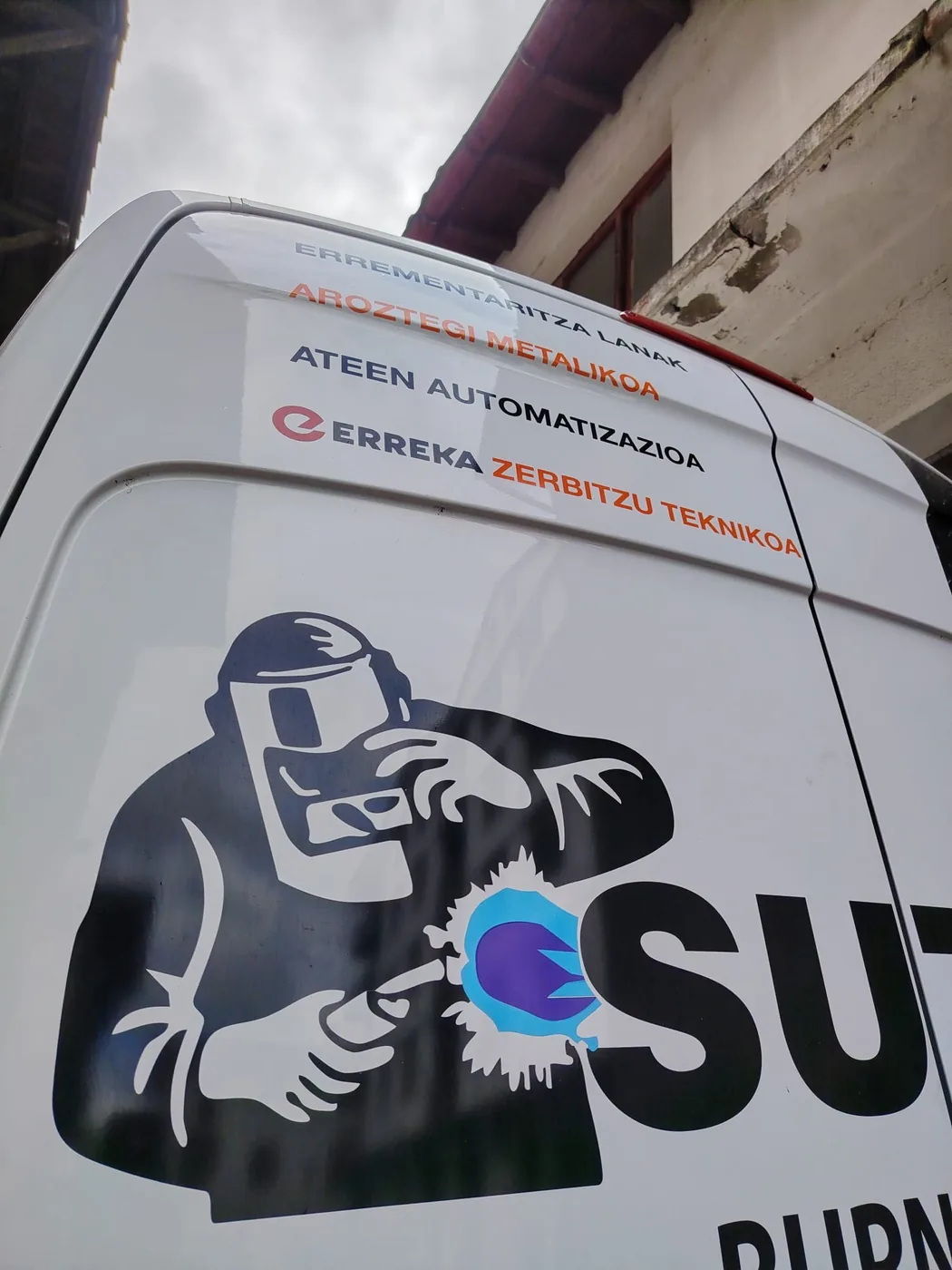 Service technique ERREKA — Sutegi Burni Lanak